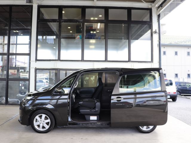 Toyota SPADE 2017-01 21137-2