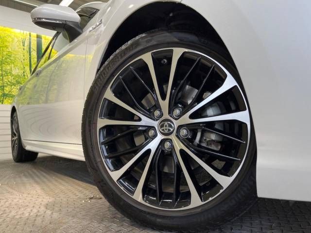 Toyota CAMRY HYBRID 2019-02 189988-14