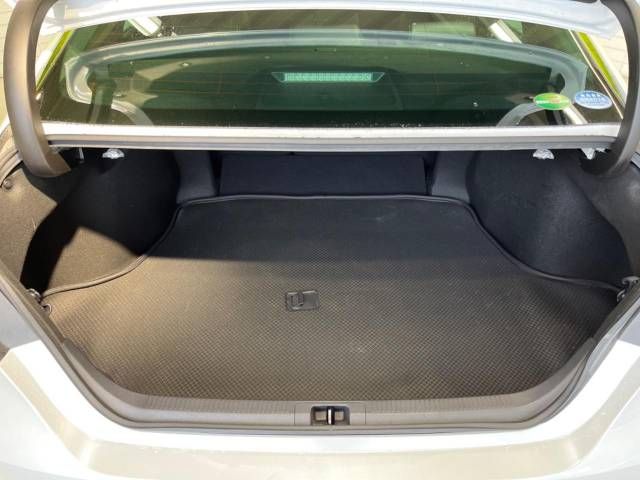 Toyota CAMRY HYBRID 2019-02 189988-13