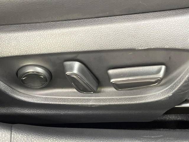 Toyota CAMRY HYBRID 2019-02 189988-6