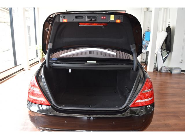 Mercedes Benz S-CLASS 2010-02 7486-5