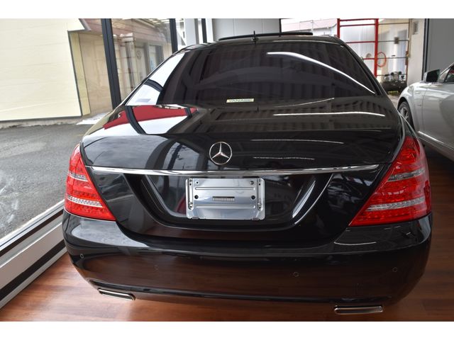 Mercedes Benz S-CLASS 2010-02 7486-3