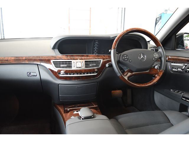 Mercedes Benz S-CLASS 2010-02 7486-12