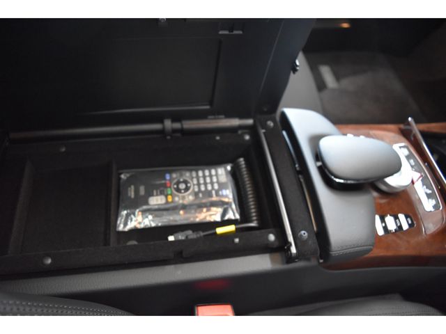Mercedes Benz S-CLASS 2010-02 7486-19