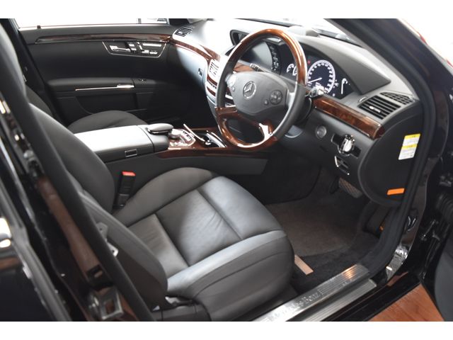 Mercedes Benz S-CLASS 2010-02 7486-21