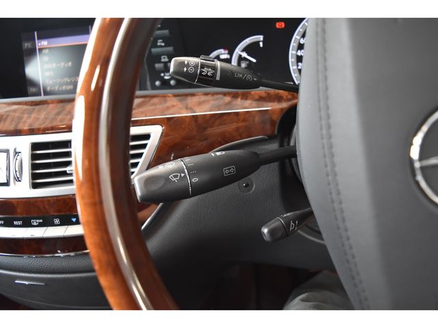 Mercedes Benz S-CLASS 2010-02 7486-9