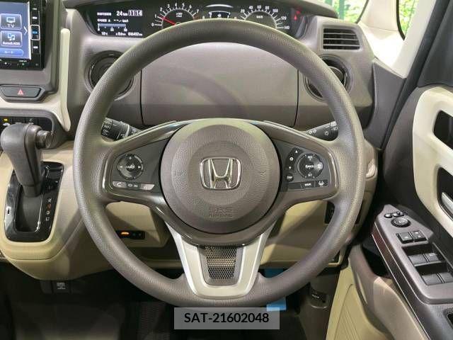 Honda N BOX 2018-03 239643-11