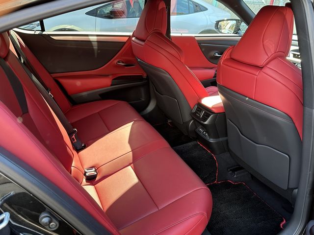 Lexus ES 2019-05 187771-18