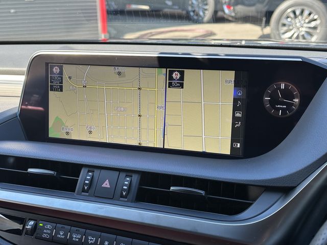 Lexus ES 2019-05 187771-11