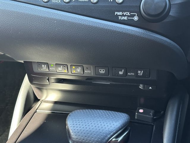 Lexus ES 2019-05 187771-6