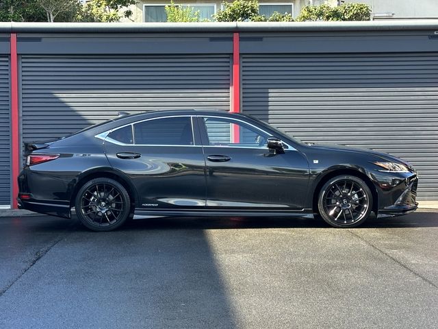 Lexus ES 2019-05 187771-26