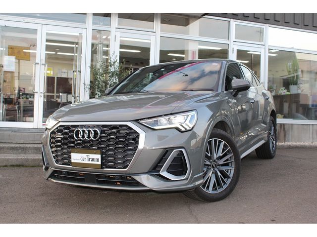 Audi Q3 2021-03 183916-0