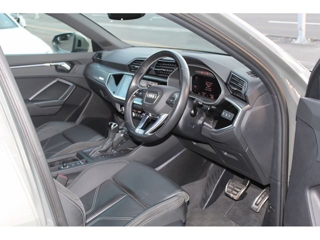 Audi Q3 2021-03 183916-12