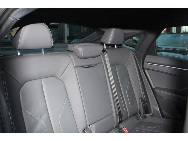 Audi Q3 2021-03 183916-11