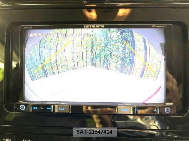 Toyota PRIUS 2017-06 229316-3