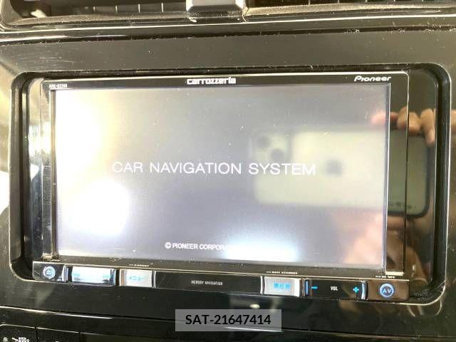 Toyota PRIUS 2017-06 229316-2