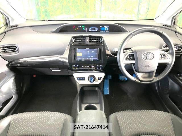 Toyota PRIUS 2017-06 229316-1