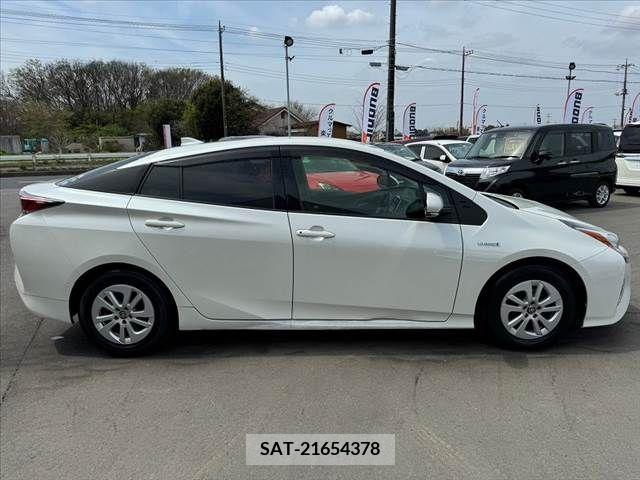 Toyota PRIUS 2016-11 254592-6