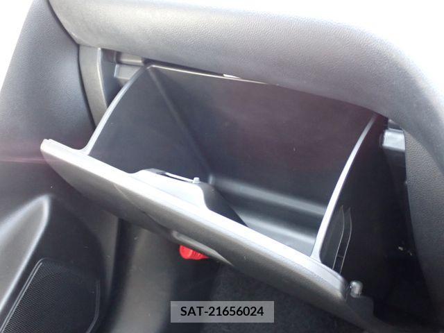 Suzuki SWIFT 2017-02 320932-13