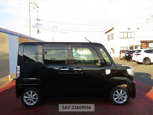 Toyota Pixis Mega 2019-03 211051-13