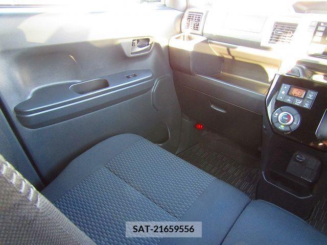 Toyota Pixis Mega 2019-03 211051-17