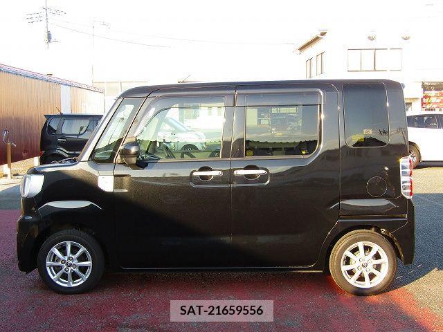Toyota Pixis Mega 2019-03 211051-19