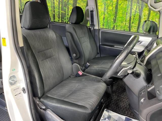 Toyota VOXY 2011-10 14436-7