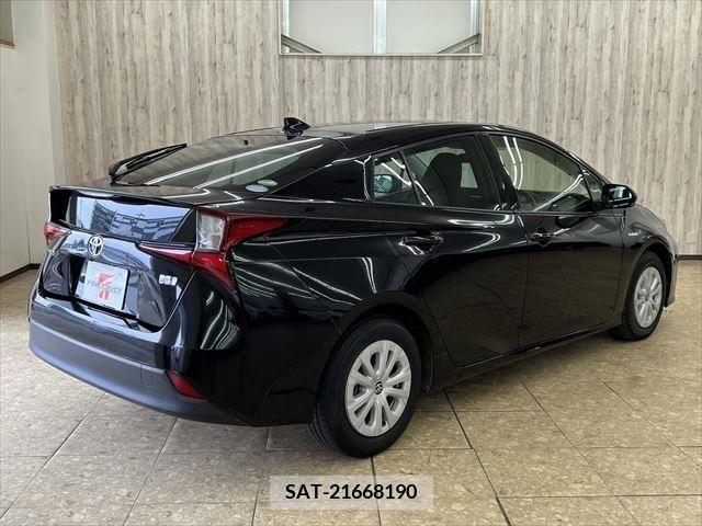 Toyota PRIUS 2019-08 282937-4