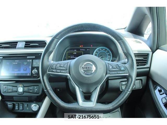 Nissan LEAF 2017-10 378668-15