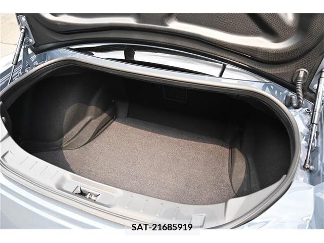 Nissan GT-R 2023-09 326017-16
