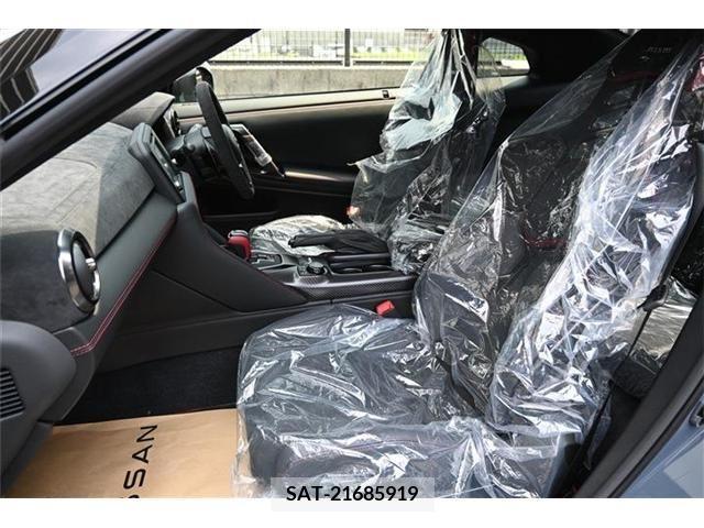 Nissan GT-R 2023-09 326017-13