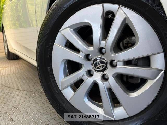 Toyota PRIUS 2018-03 349612-13
