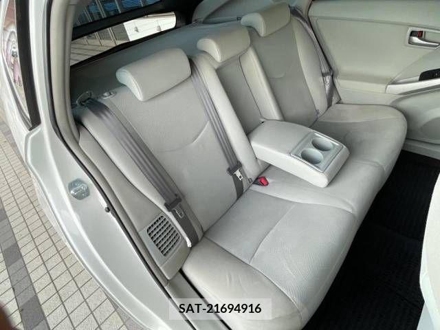 Toyota PRIUS 2012-10 366659-9