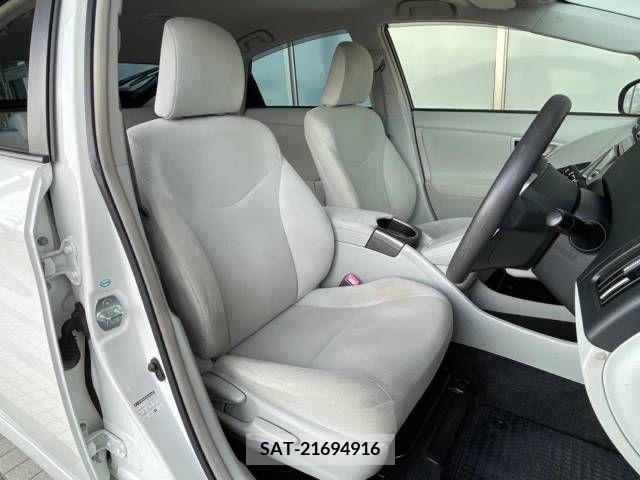 Toyota PRIUS 2012-10 366659-8