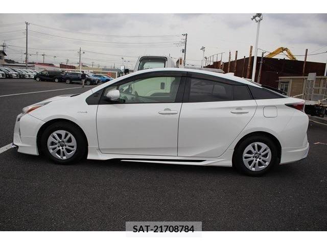 Toyota PRIUS 2016-01 375714-6