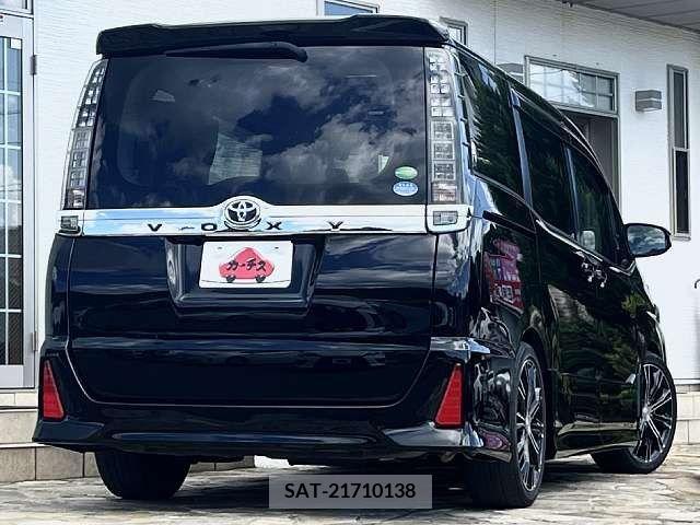 Toyota VOXY 2014-09 370306-2