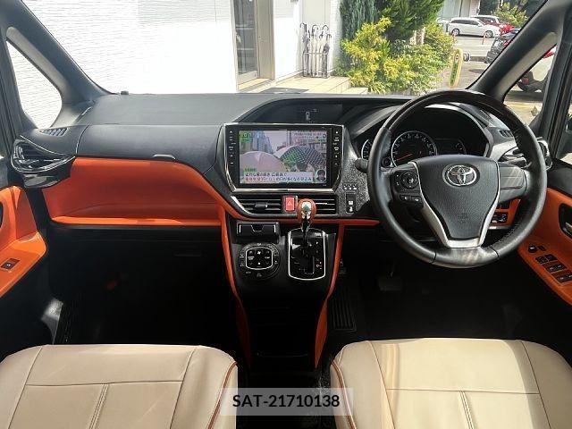 Toyota VOXY 2014-09 370306-1