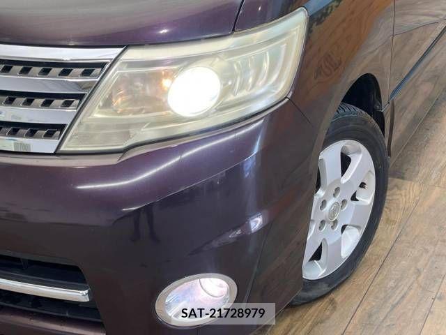 Nissan SERENA 2009-08 284305-12