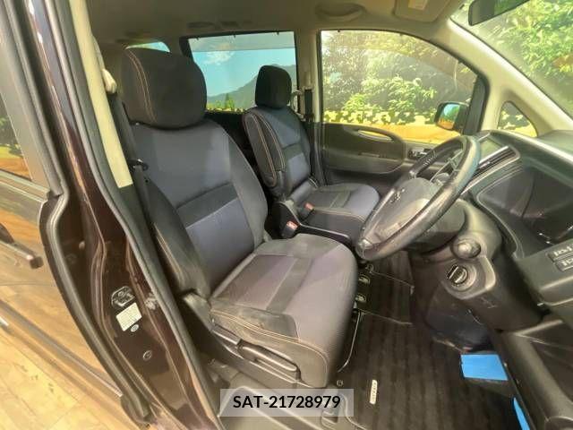 Nissan SERENA 2009-08 284305-8