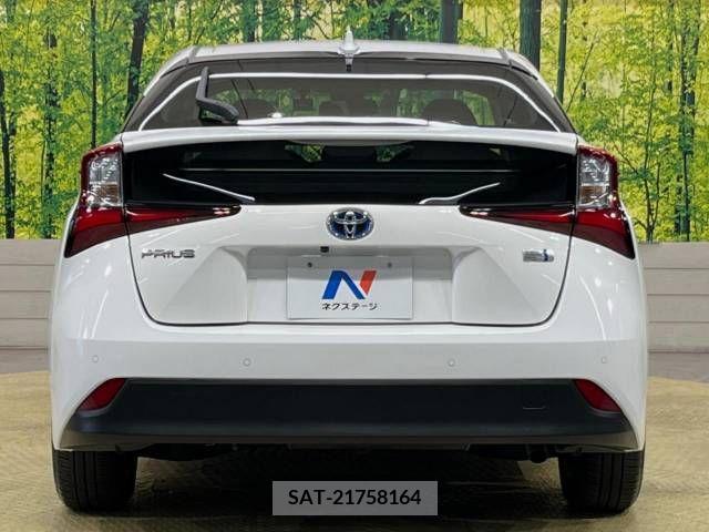 Toyota PRIUS 2021-07 380476-15