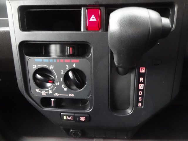 Toyota ROOMY 2020-10 188363-17