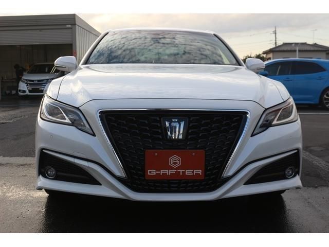 Toyota CROWN SEDAN 2018-07 181967-1