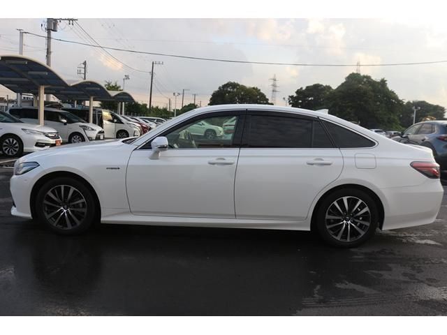 Toyota CROWN SEDAN 2018-07 181967-4