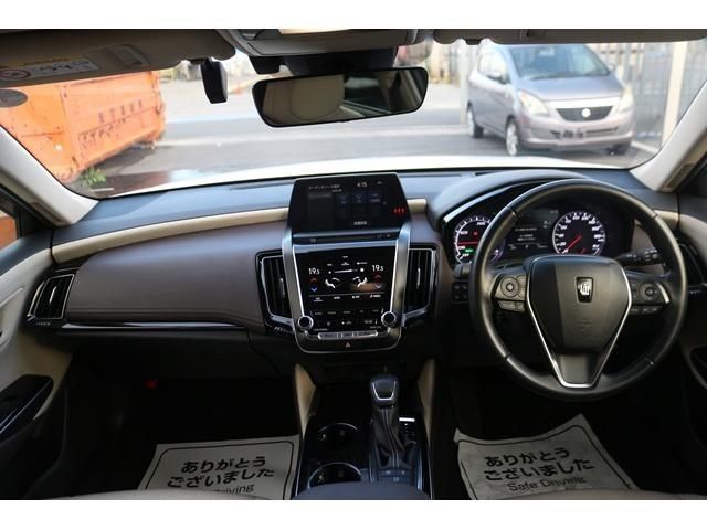 Toyota CROWN SEDAN 2018-07 181967-13