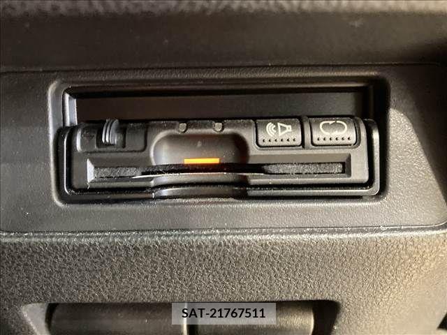 Nissan JUKE 2012-03 362241-7