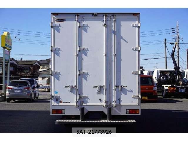 Hino DUTRO 2017-03 222781-3