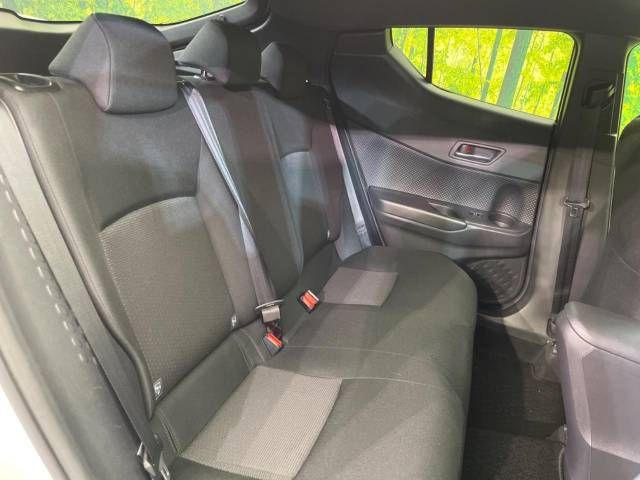 Toyota C-HR 2017-01 195726-9