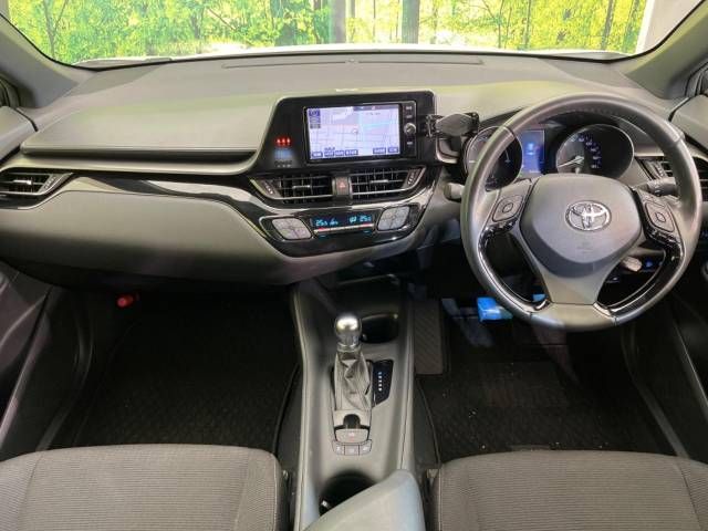 Toyota C-HR 2017-01 195726-1