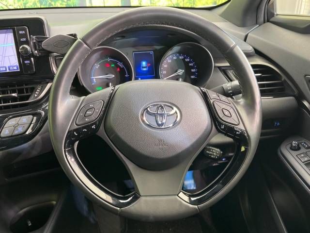 Toyota C-HR 2017-01 195726-11