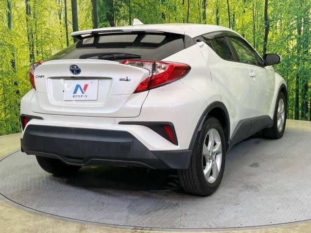 Toyota C-HR 2017-01 195726-17